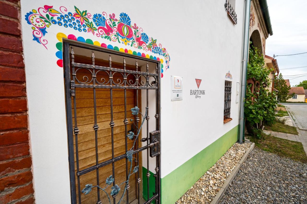 Penzion U Kostela Mikulcice Экстерьер фото