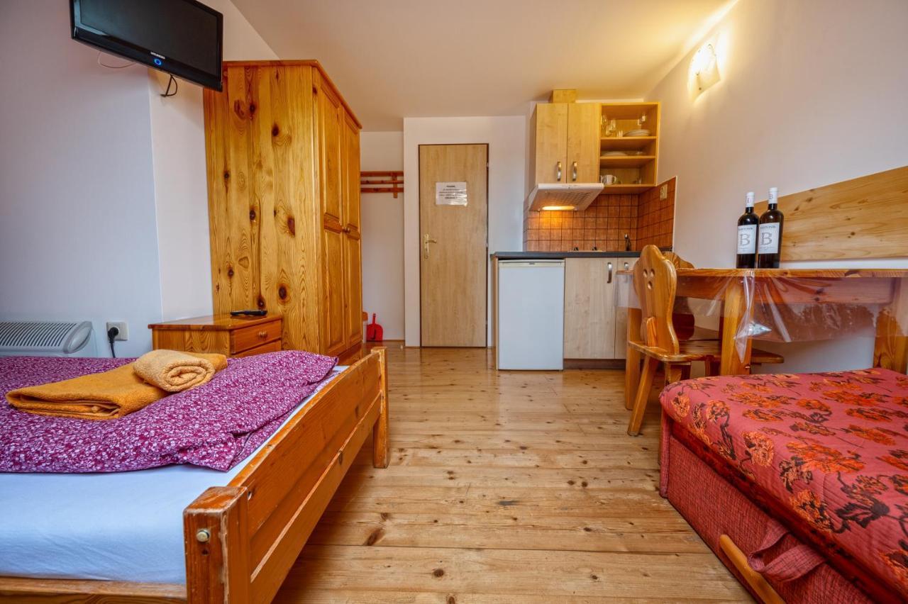 Penzion U Kostela Mikulcice Экстерьер фото